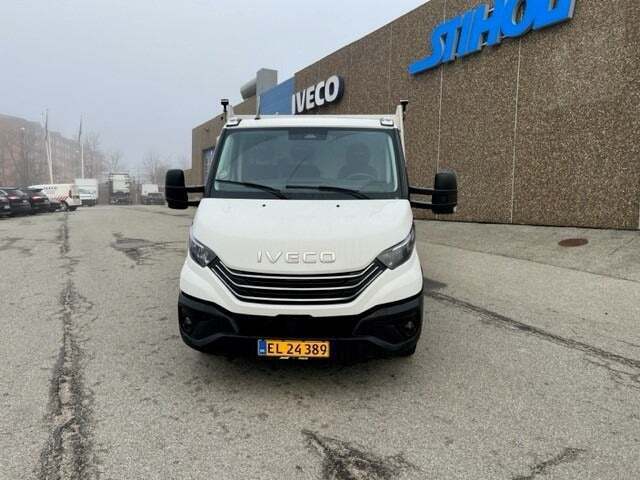 Hvid Iveco Daily fra 2025