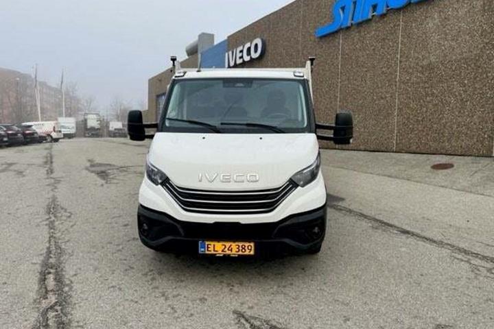 Hvid Iveco Daily fra 2025