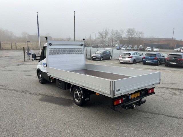 Hvid Iveco Daily fra 2025