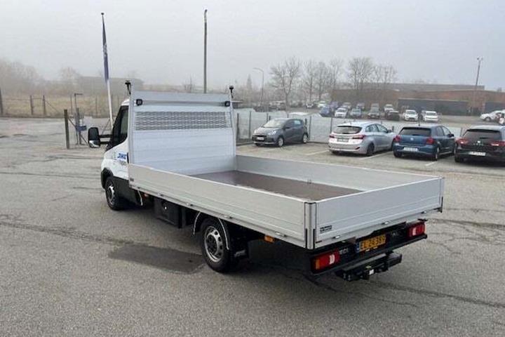 Hvid Iveco Daily fra 2025