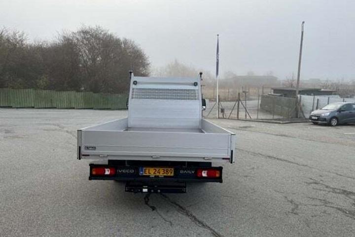 Hvid Iveco Daily fra 2025