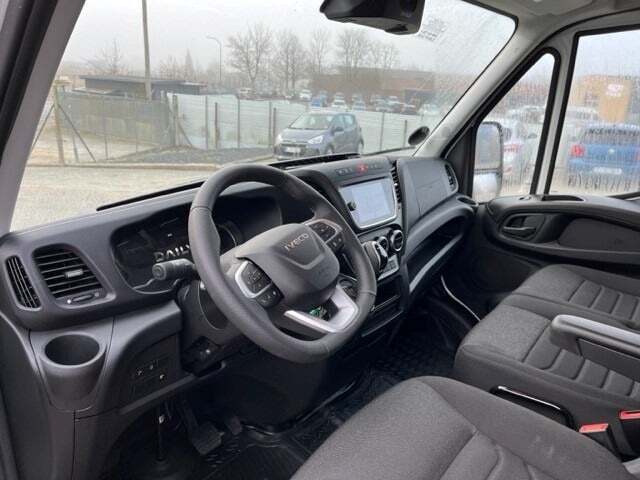 Hvid Iveco Daily fra 2025