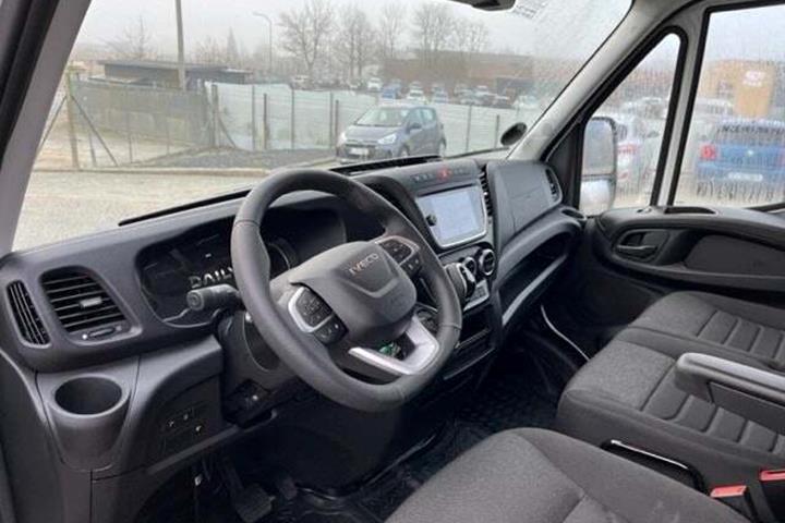Hvid Iveco Daily fra 2025
