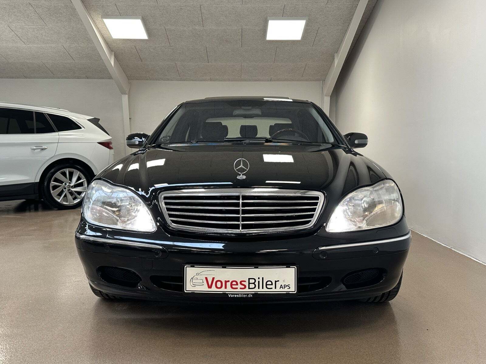 Sort Mercedes S500 fra 2000