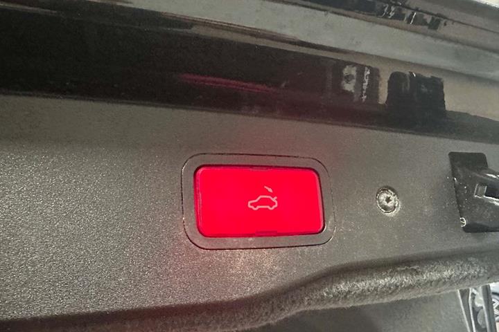 Sort Mercedes S500 fra 2000