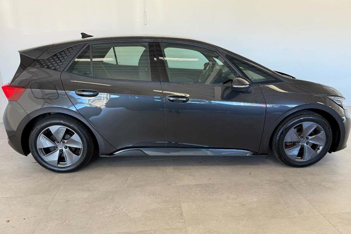 Grå Cupra Born fra 2024