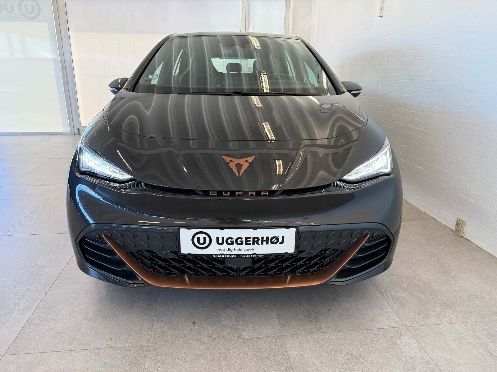 Grå Cupra Born fra 2024