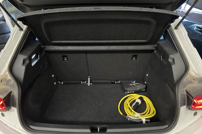 Hvid Cupra Born fra 2024