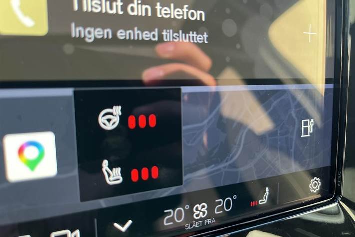 Rød Volvo XC40 fra 2022