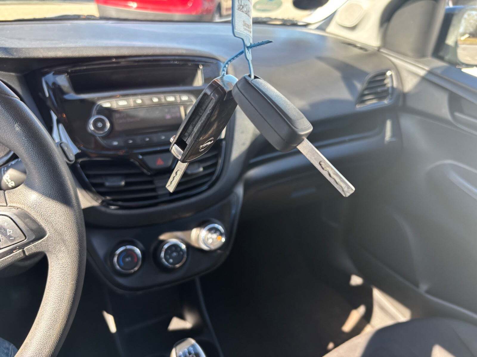 Sort Opel Karl fra 2016