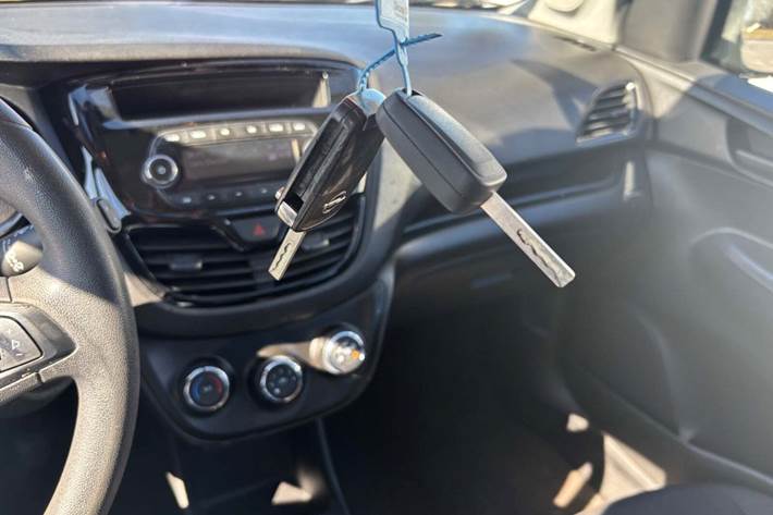 Sort Opel Karl fra 2016