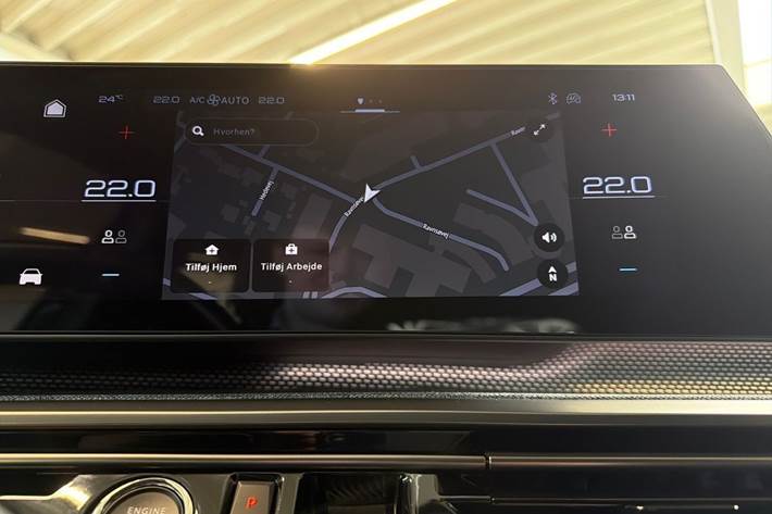 Grå Peugeot e-5008 fra 2024