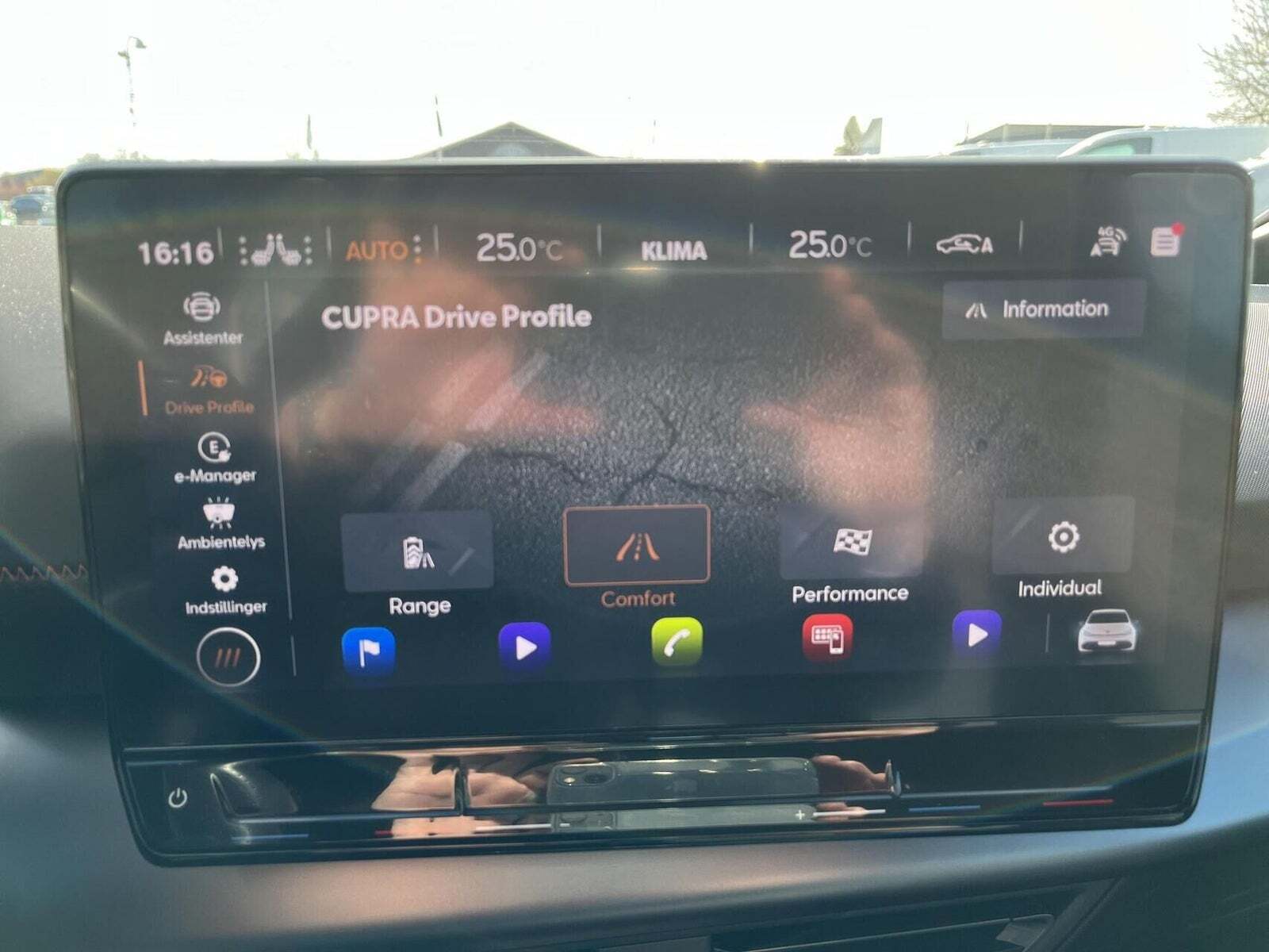 Blå Cupra Born fra 2022