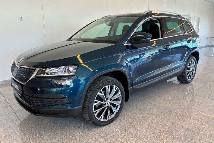 Blå Skoda Karoq fra 2022