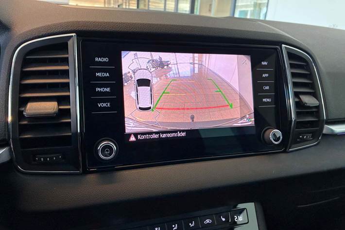 Blå Skoda Karoq fra 2022