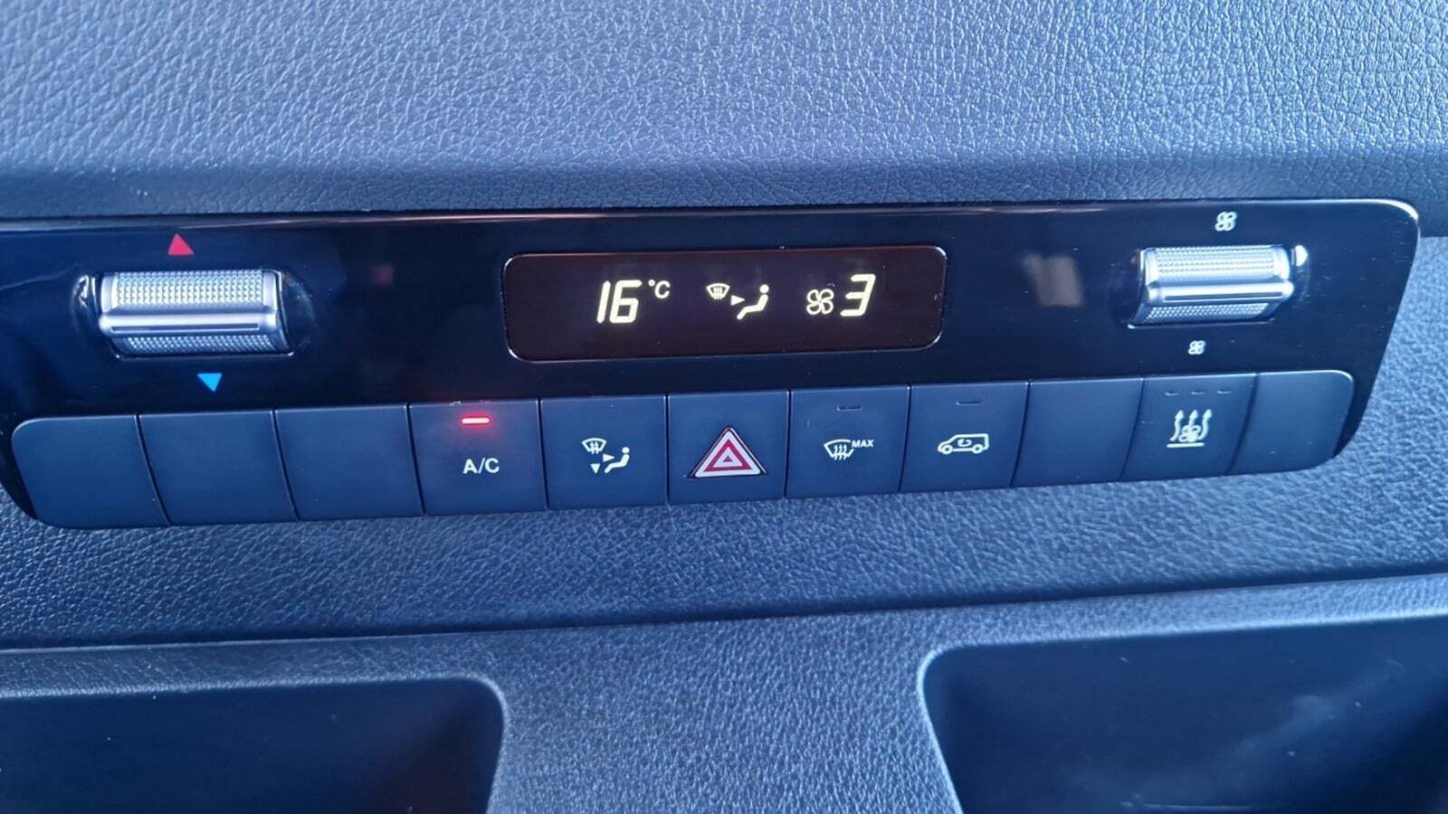 Hvid Mercedes Sprinter 317 fra 2020