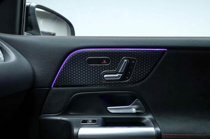 Sort Mercedes EQA250+ fra 2025