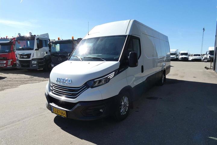 Hvid Iveco Daily fra 2022