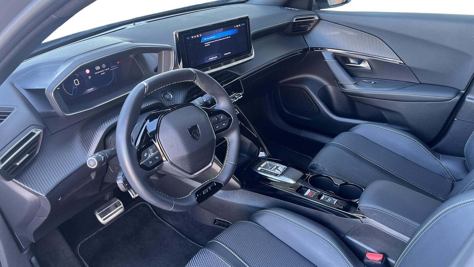 Peugeot e-2008 54 GT