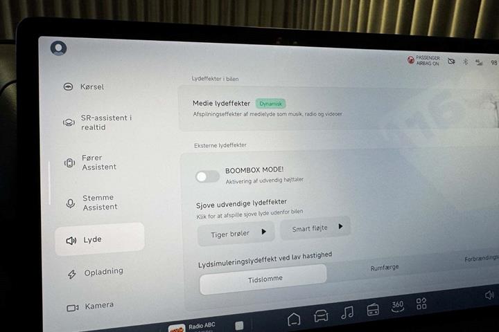 Hvid Xpeng G9 fra 2023