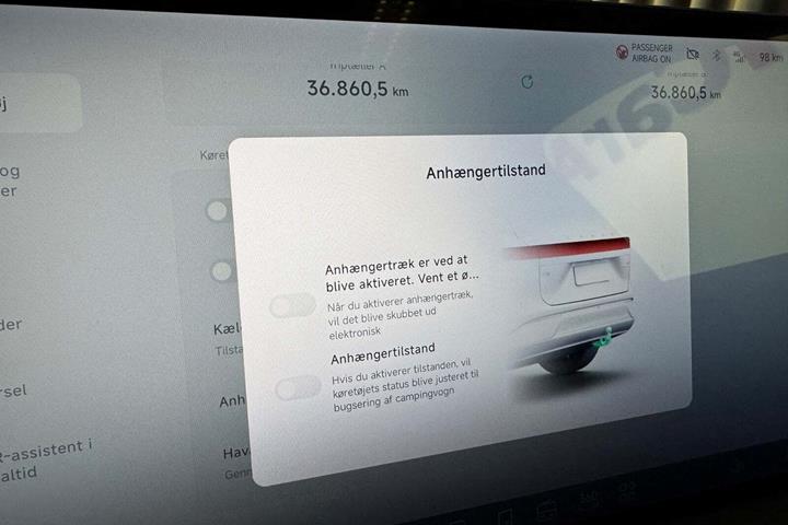 Hvid Xpeng G9 fra 2023