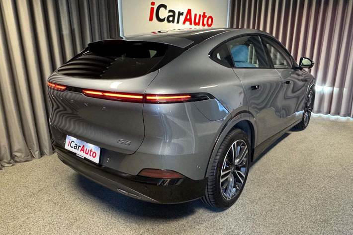 Grå Xpeng G6 fra 2024