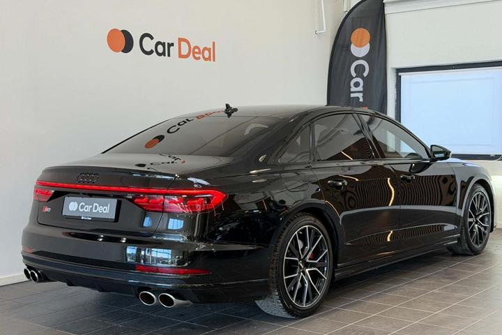 Sort Audi S8 fra 2020