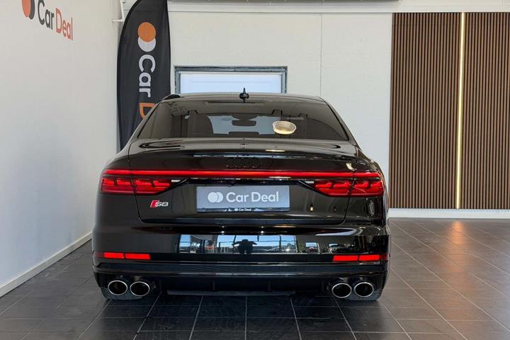 Sort Audi S8 fra 2020