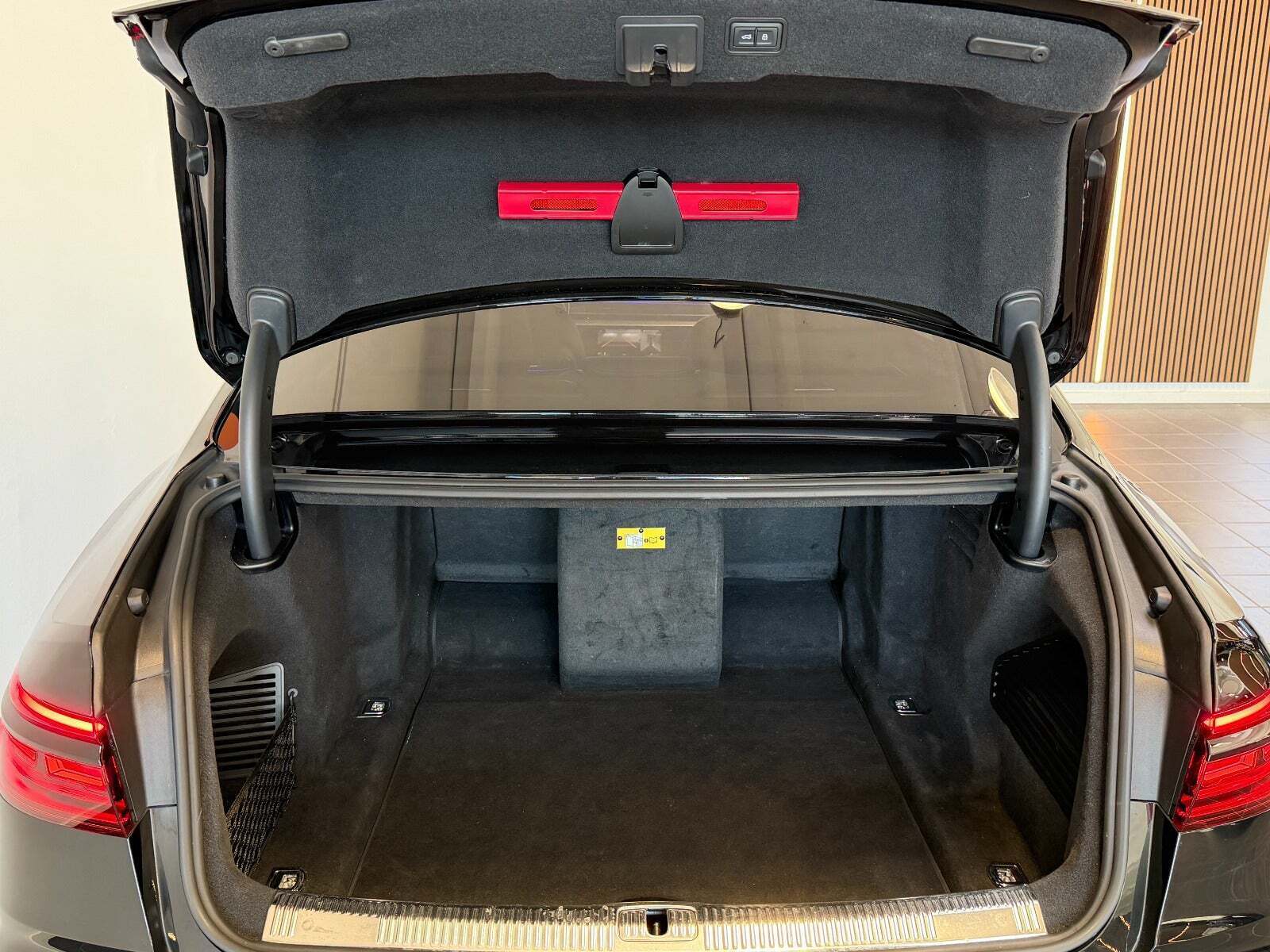 Sort Audi S8 fra 2020