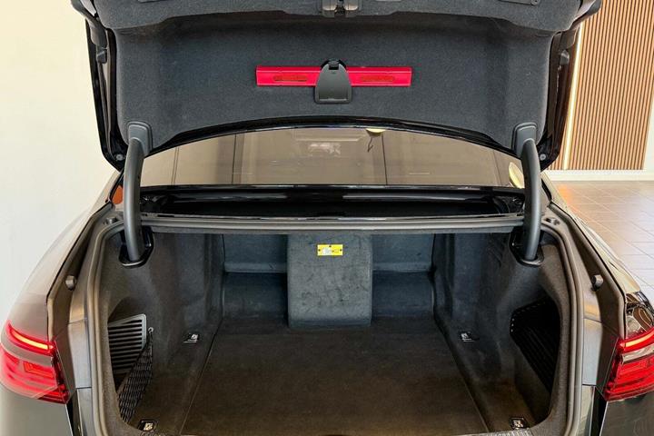 Sort Audi S8 fra 2020