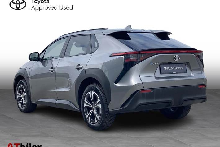 Grå Toyota BZ4X fra 2023
