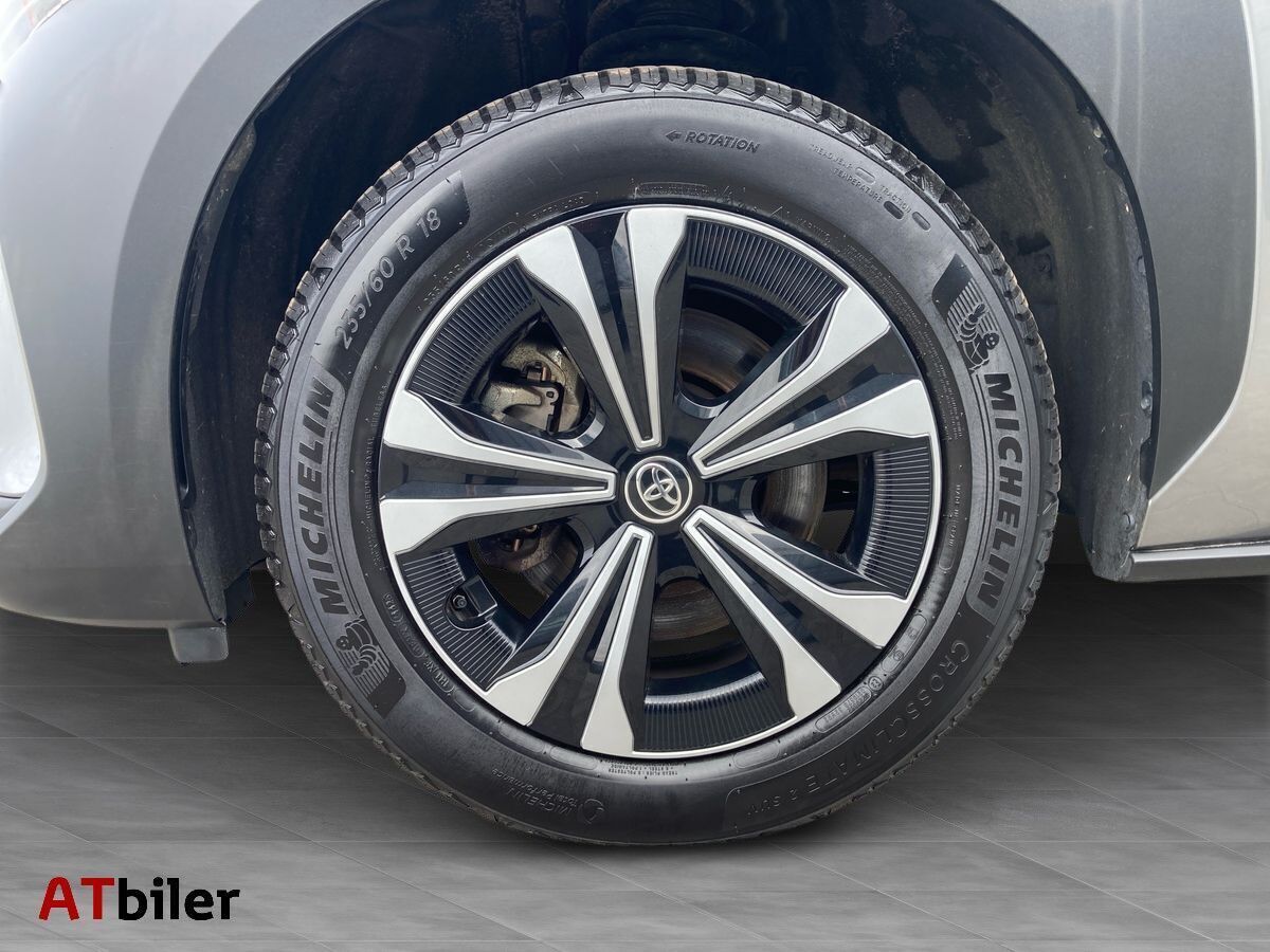 Grå Toyota BZ4X fra 2023