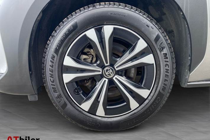 Grå Toyota BZ4X fra 2023