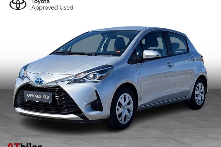 Sølv Toyota Yaris fra 2019