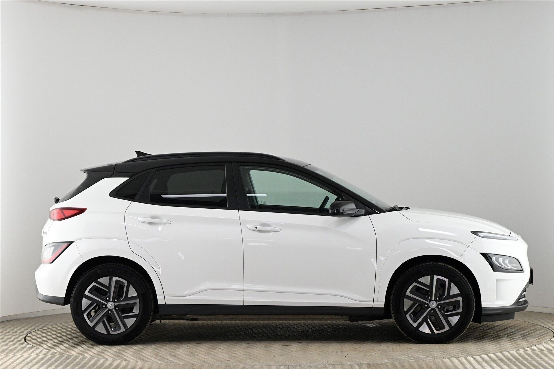 Hvid Hyundai Kona fra 2022