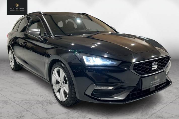 Sort Seat Leon fra 2020 set udefra