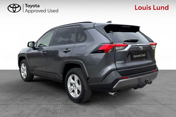 Grå Toyota RAV4 fra 2021