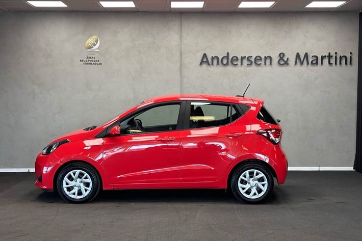Rød Hyundai i10 fra 2019