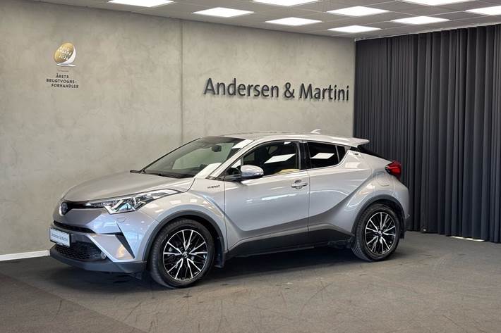 Sølv Toyota C-HR fra 2018