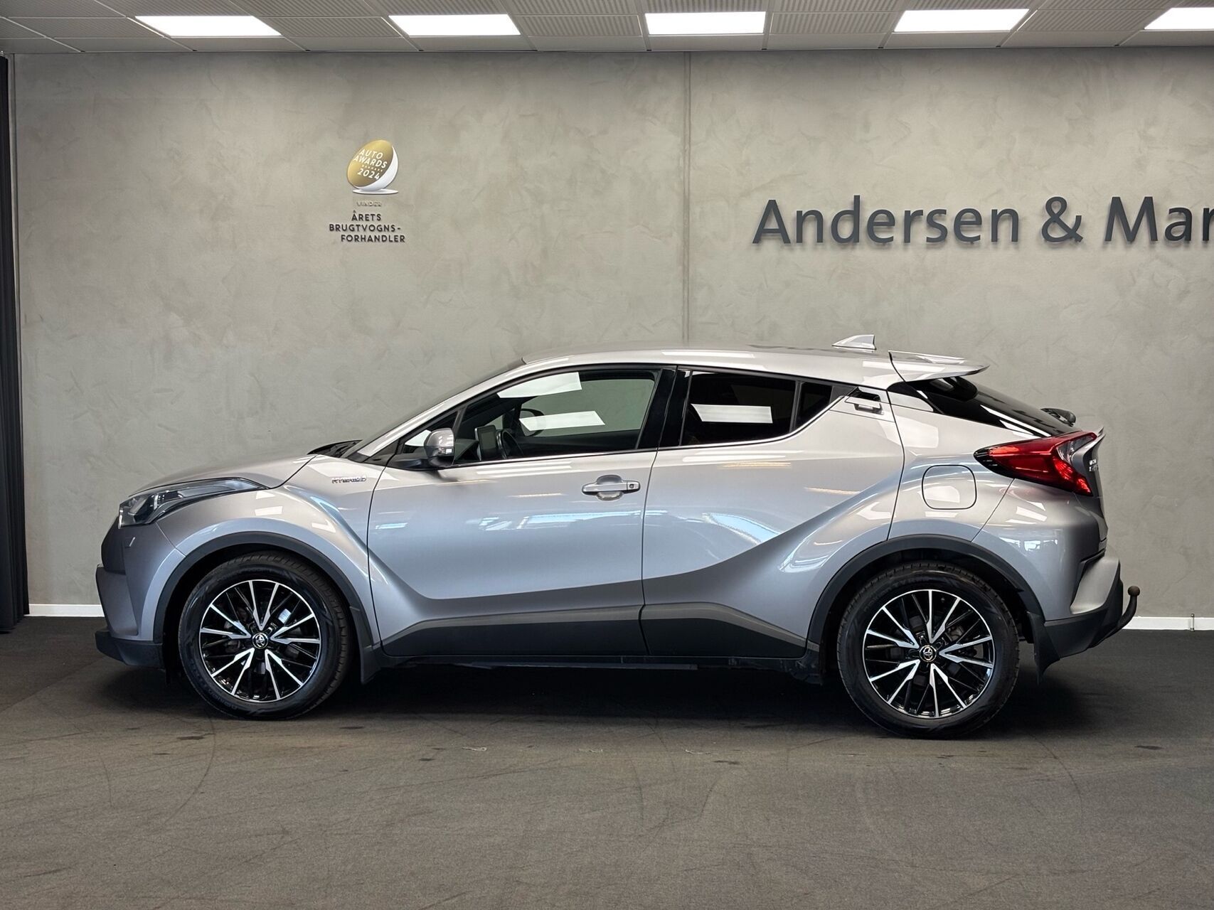 Toyota C-HR 1,8 Hybrid Selected Multidrive S 122HK 5d Aut.