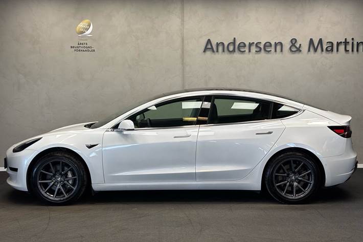 Hvid Tesla Model 3 fra 2020