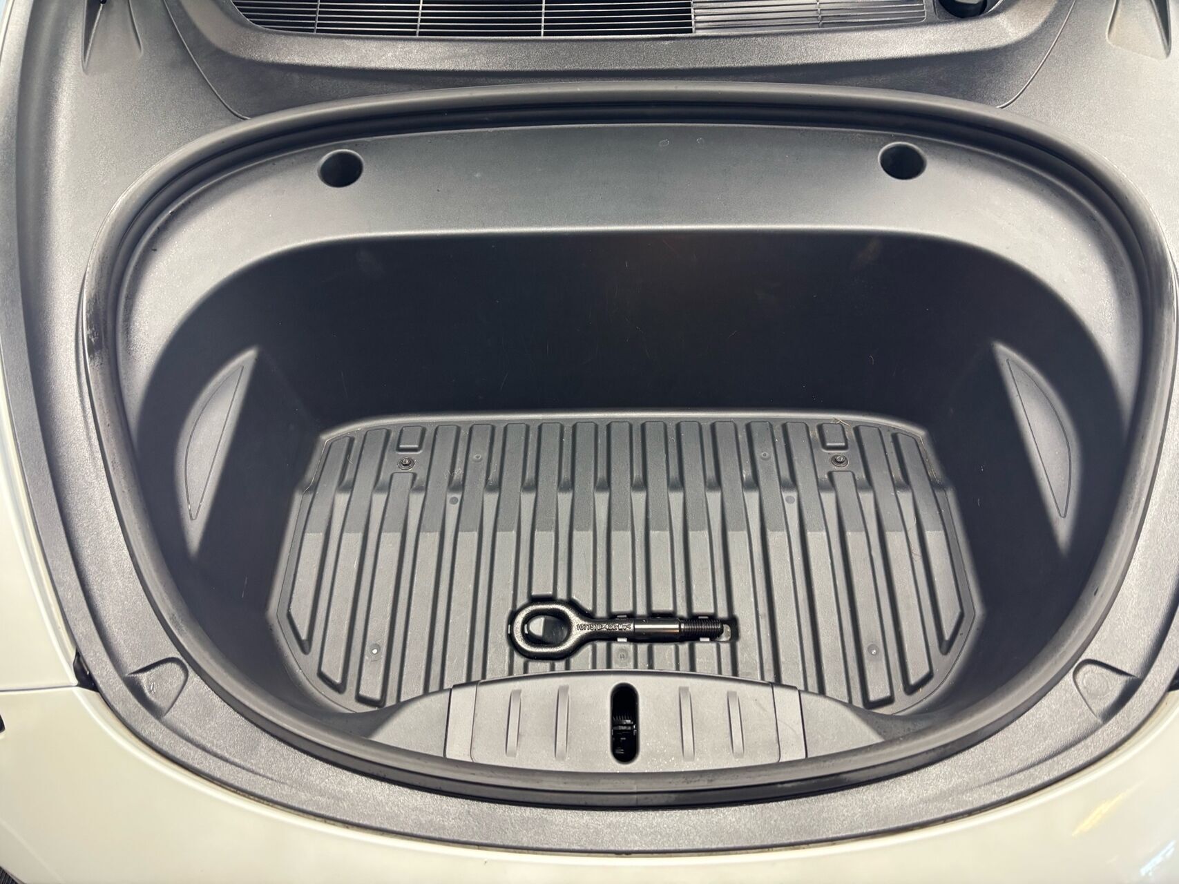 Hvid Tesla Model 3 fra 2020