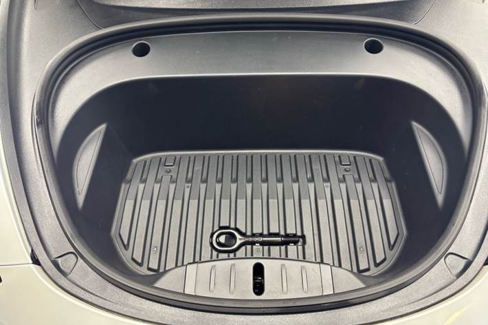 Hvid Tesla Model 3 fra 2020