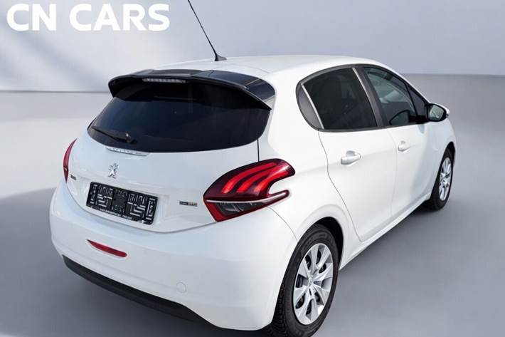 Hvid Peugeot 208 fra 2017