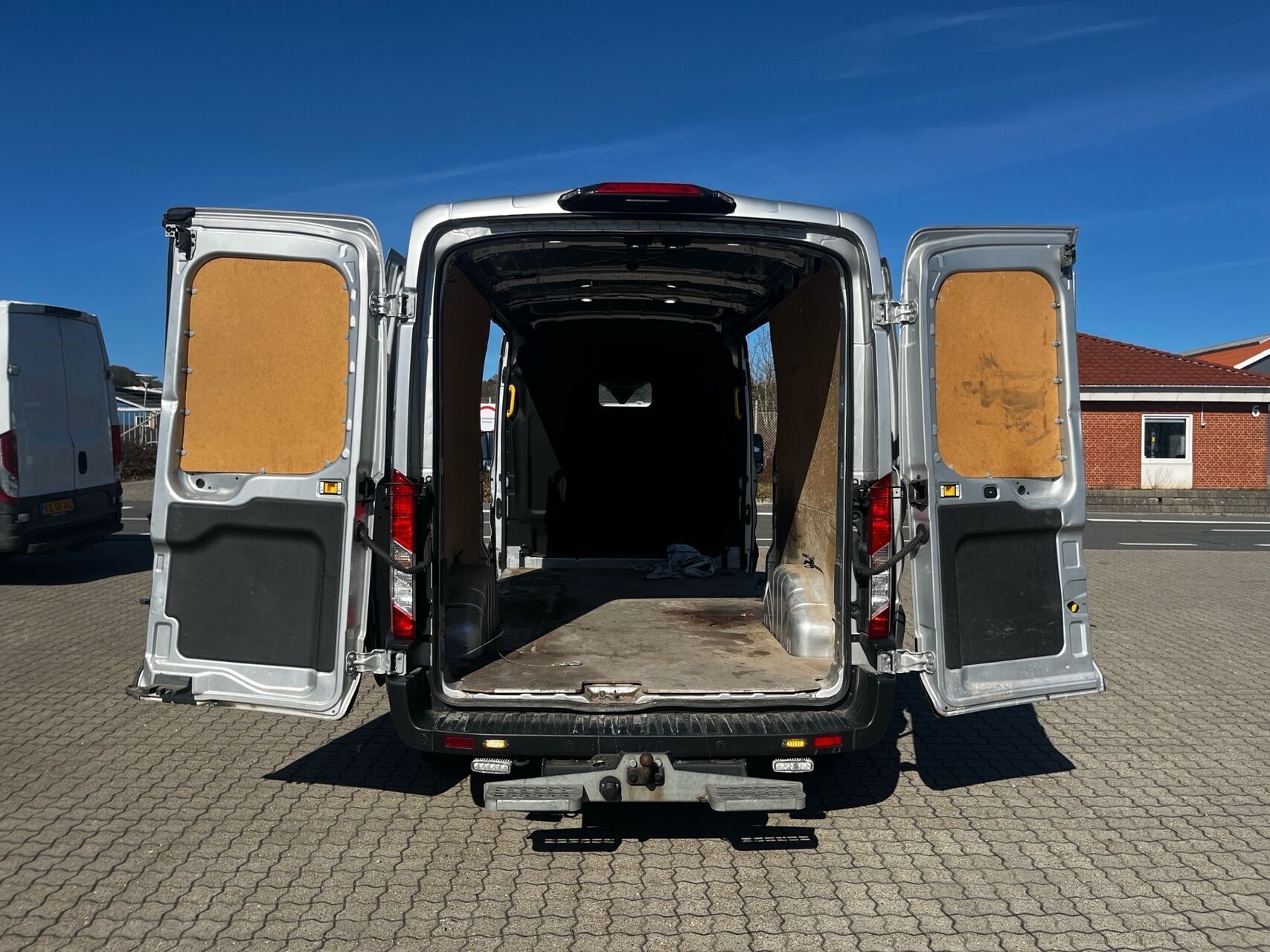 Grå Ford Transit fra 2023