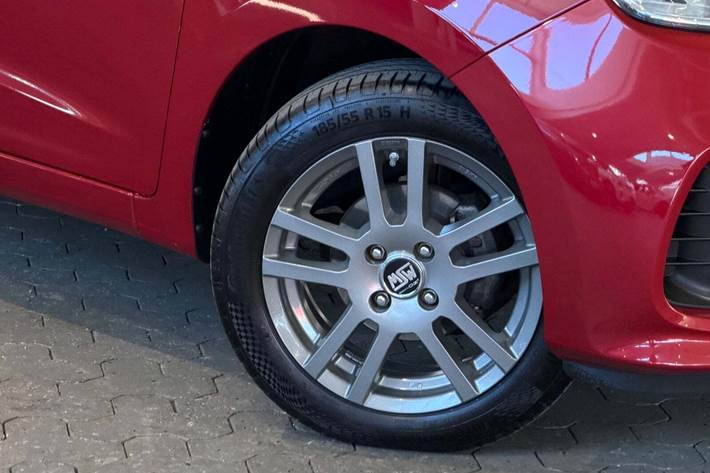 Grå Hyundai i10 fra 2017