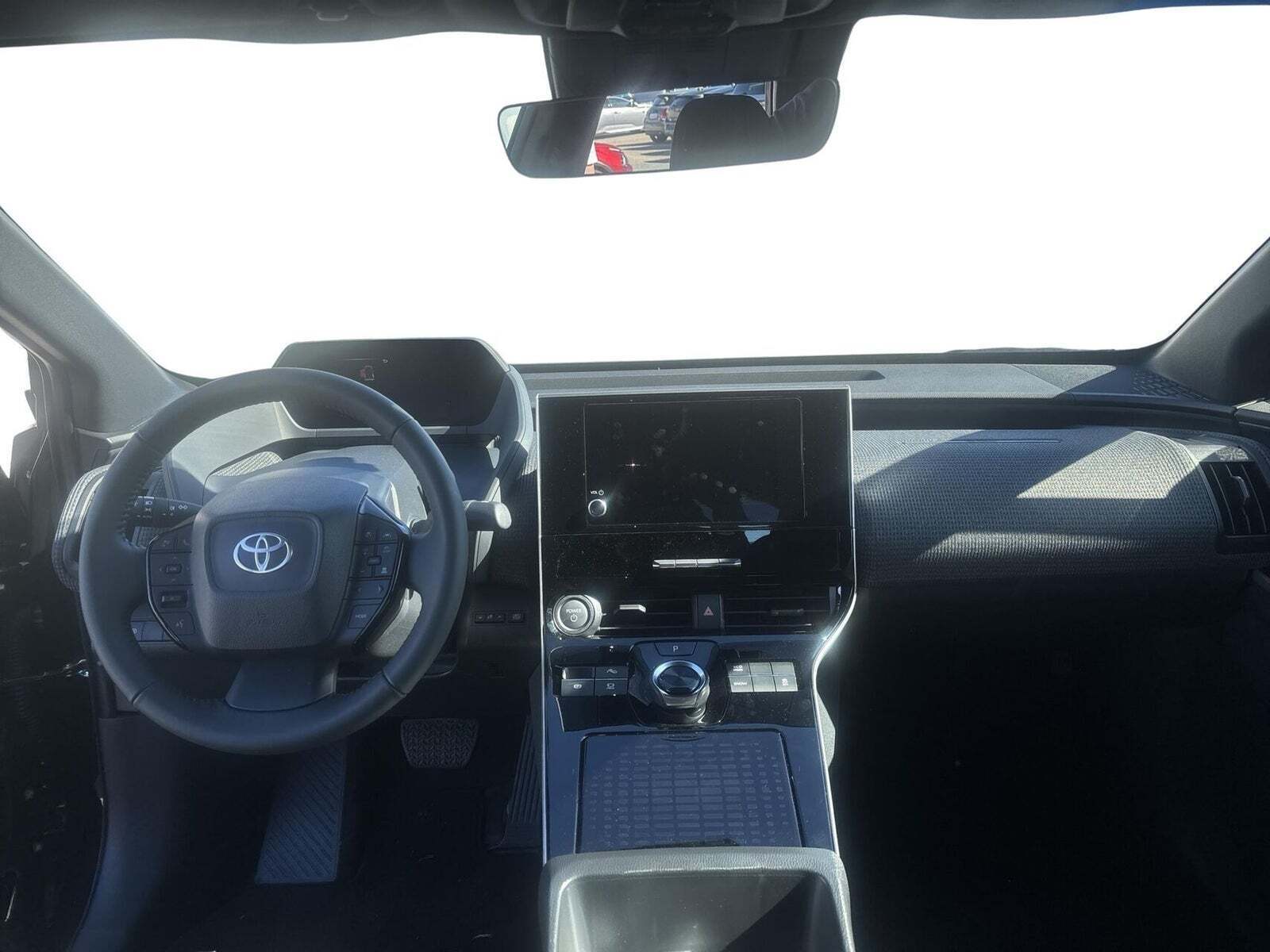 Sort Toyota BZ4X fra 2025