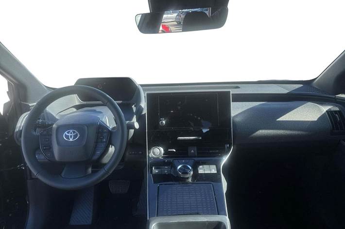 Sort Toyota BZ4X fra 2025