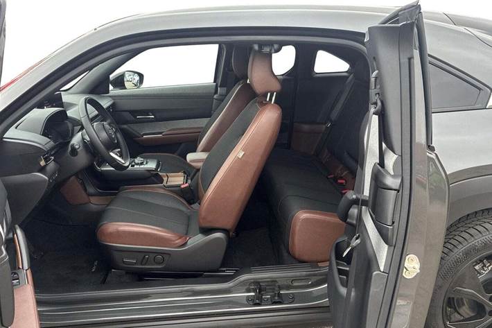 Grå Mazda MX-30 fra 2025