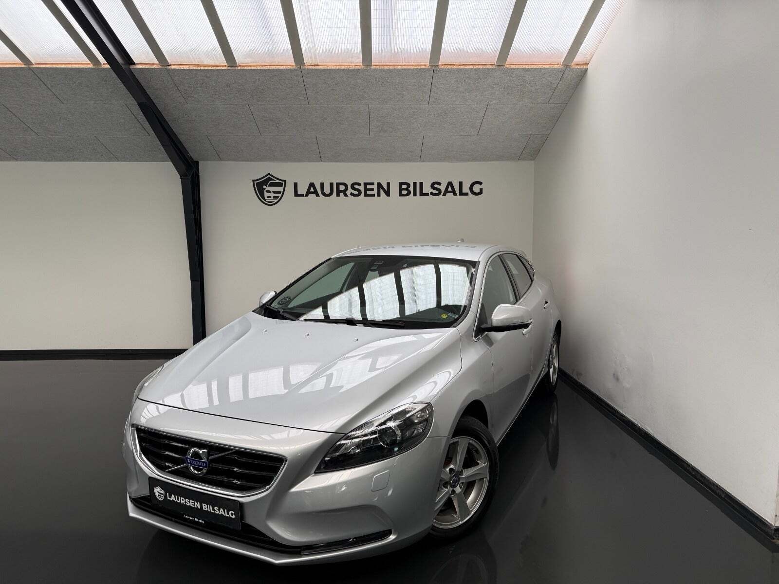 Volvo V40 CC 2,0 D3 150 Momentum aut.